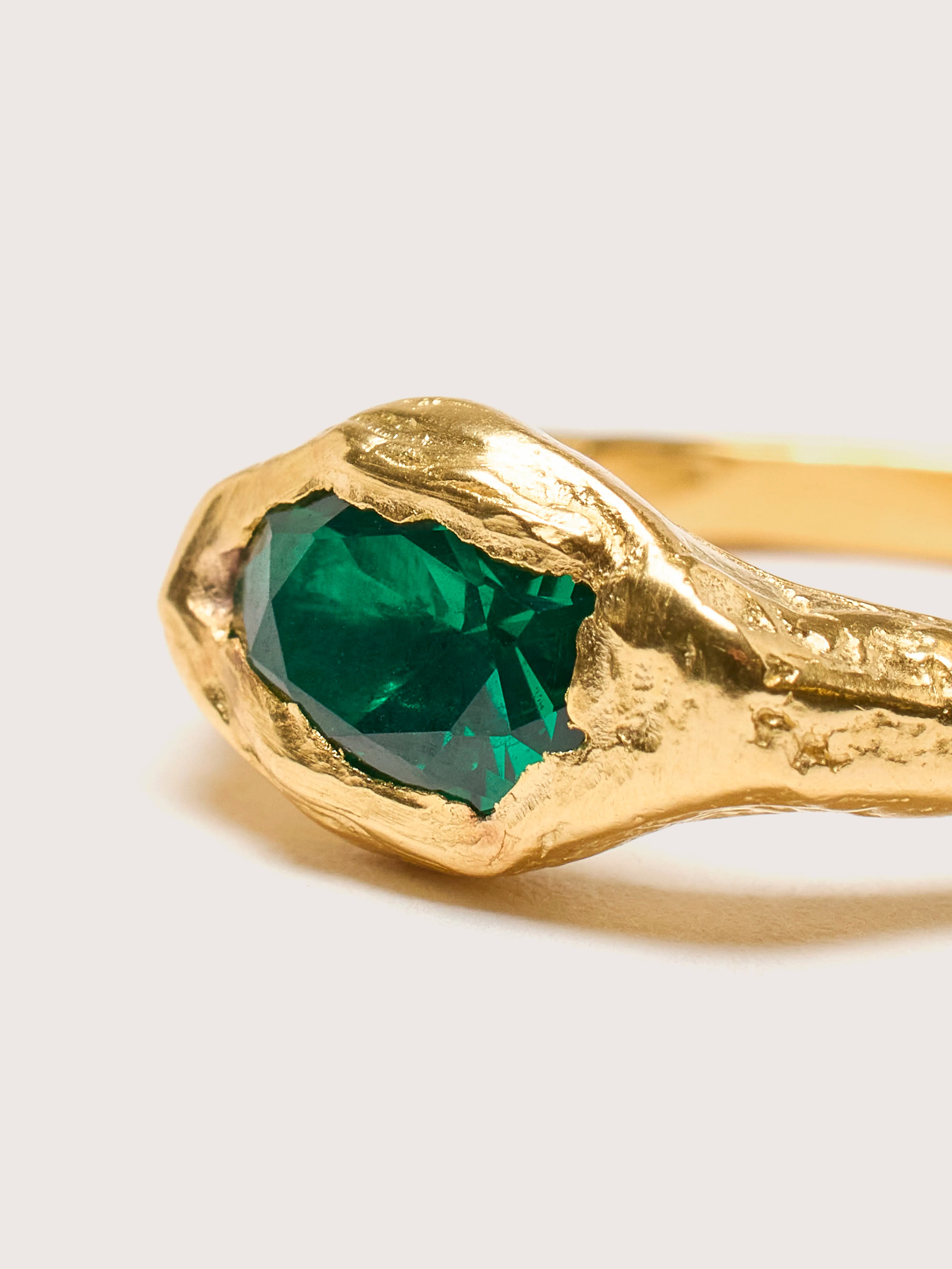 Faro Gold Ring (242 / W / EMERALD)