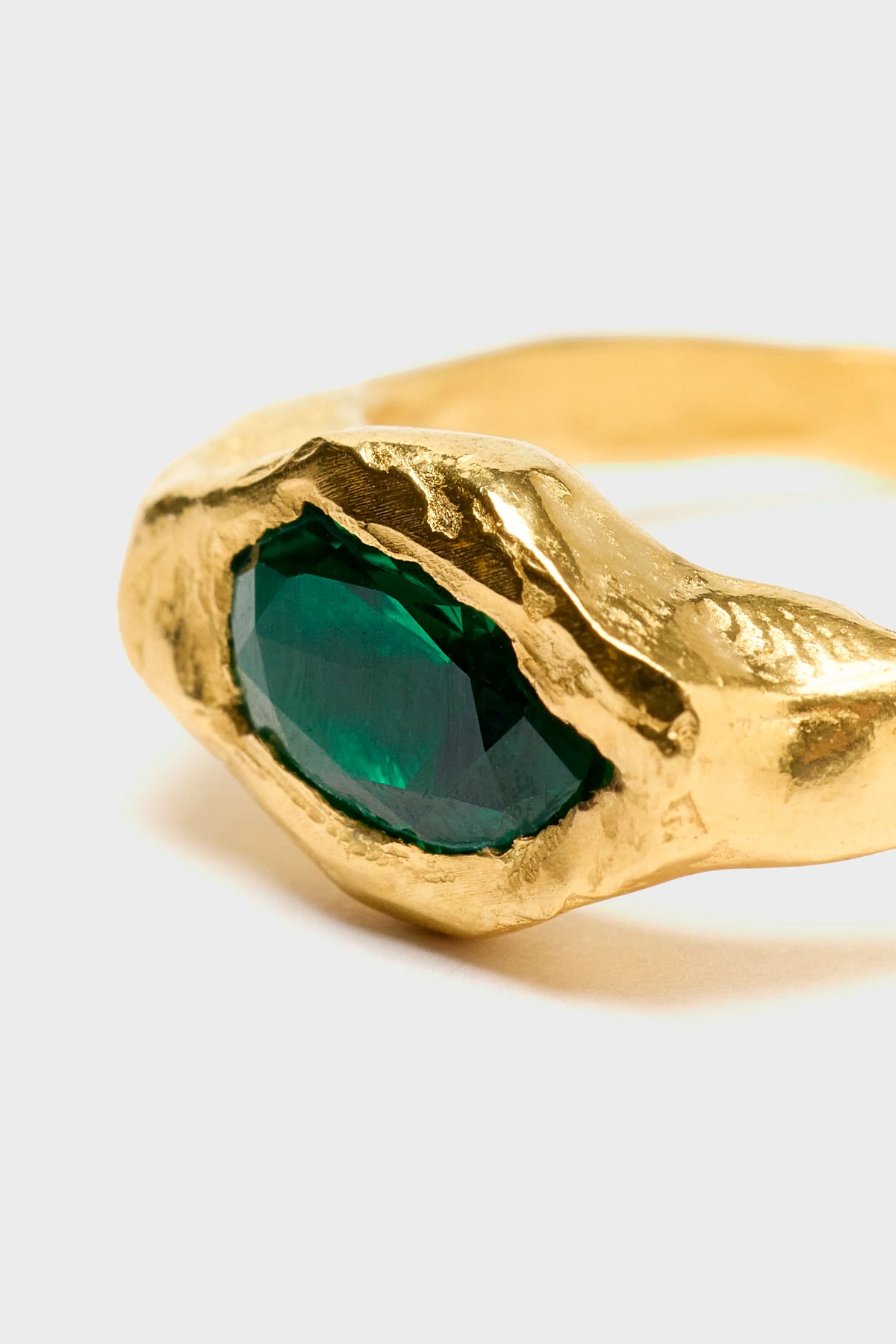 Faro Green Ring (242 / W / EMERALD)