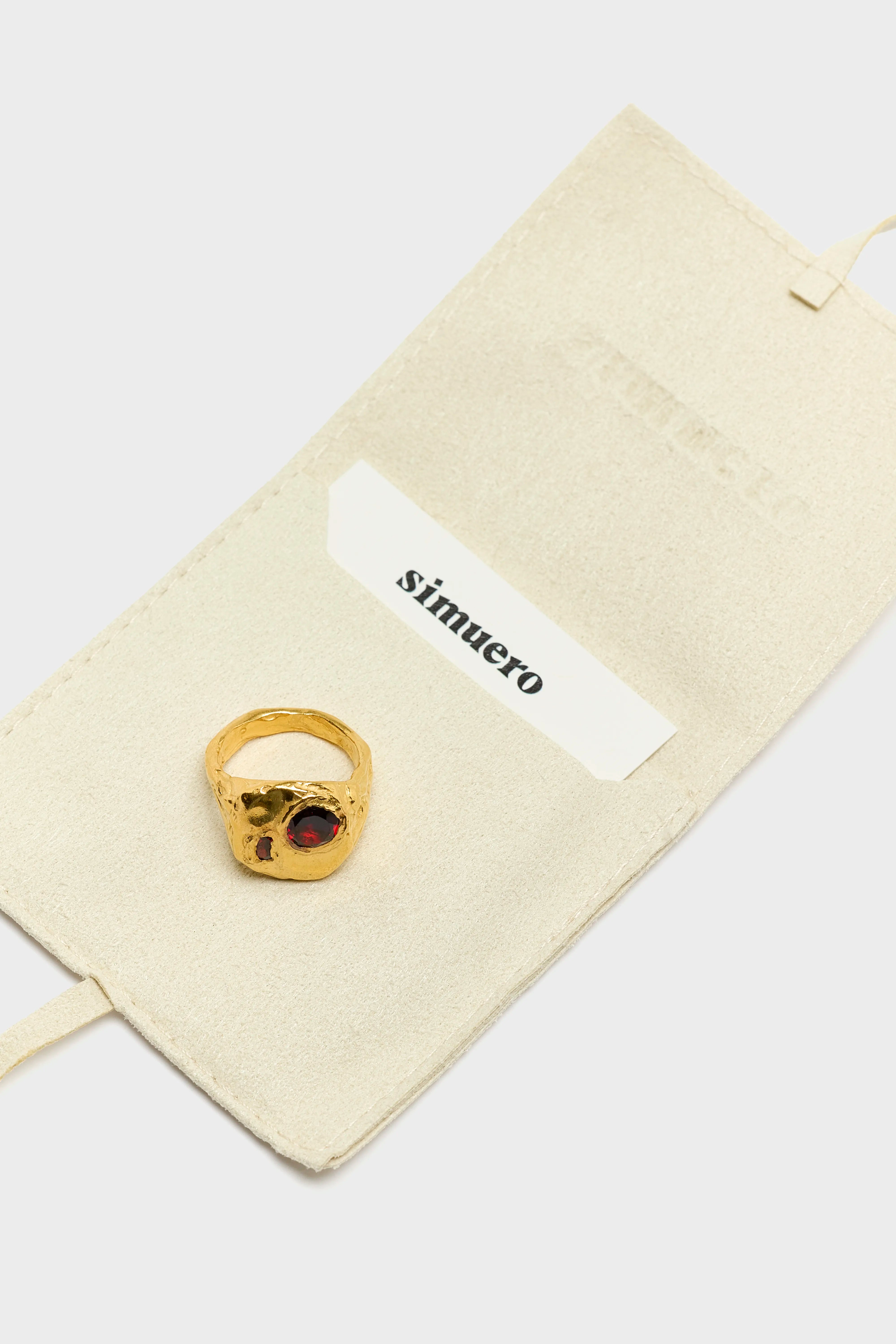 Coco Red Granaat Ring (262 / W / GOLD)