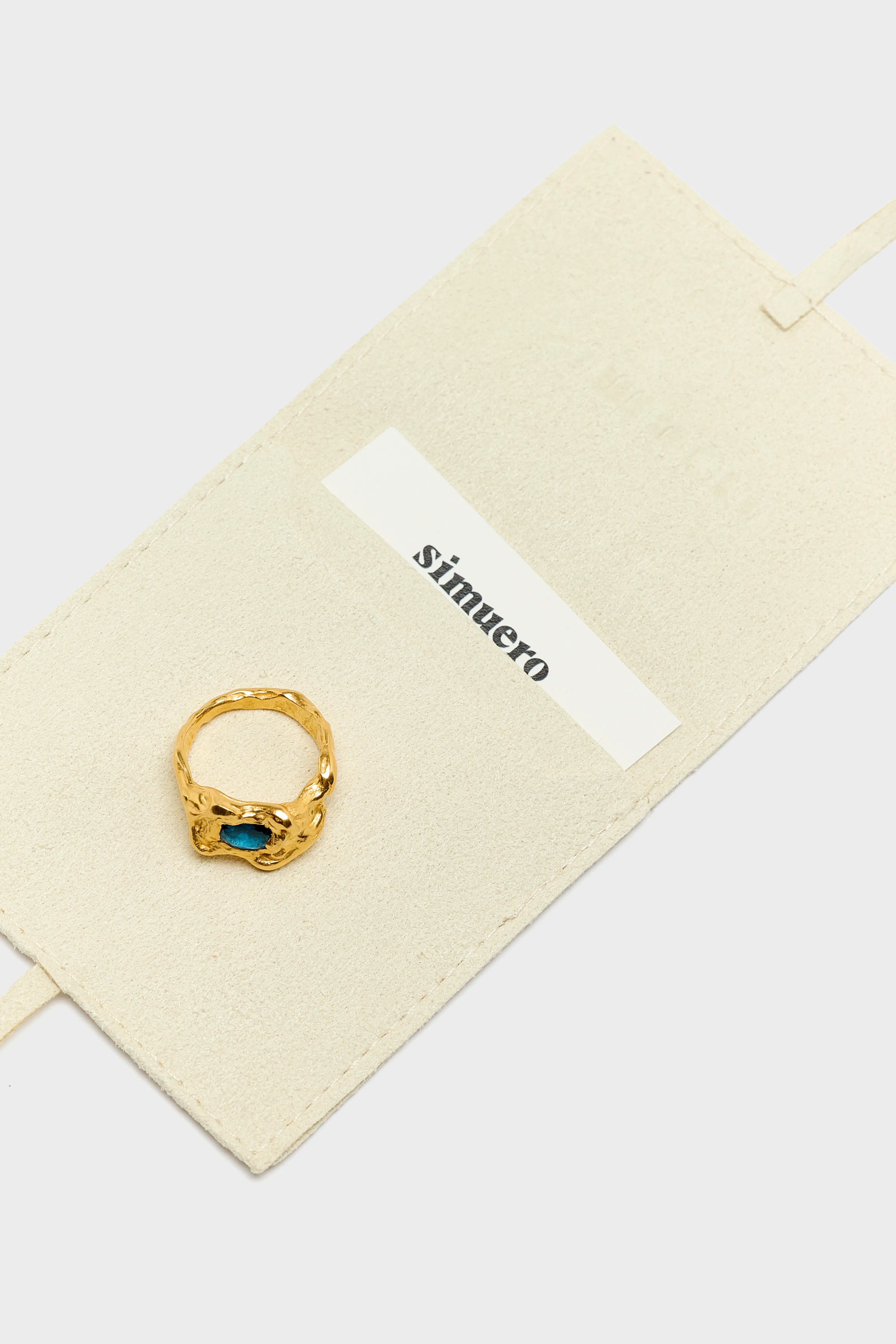 Ola Blue Topaas Ring (262 / W / GOLD)