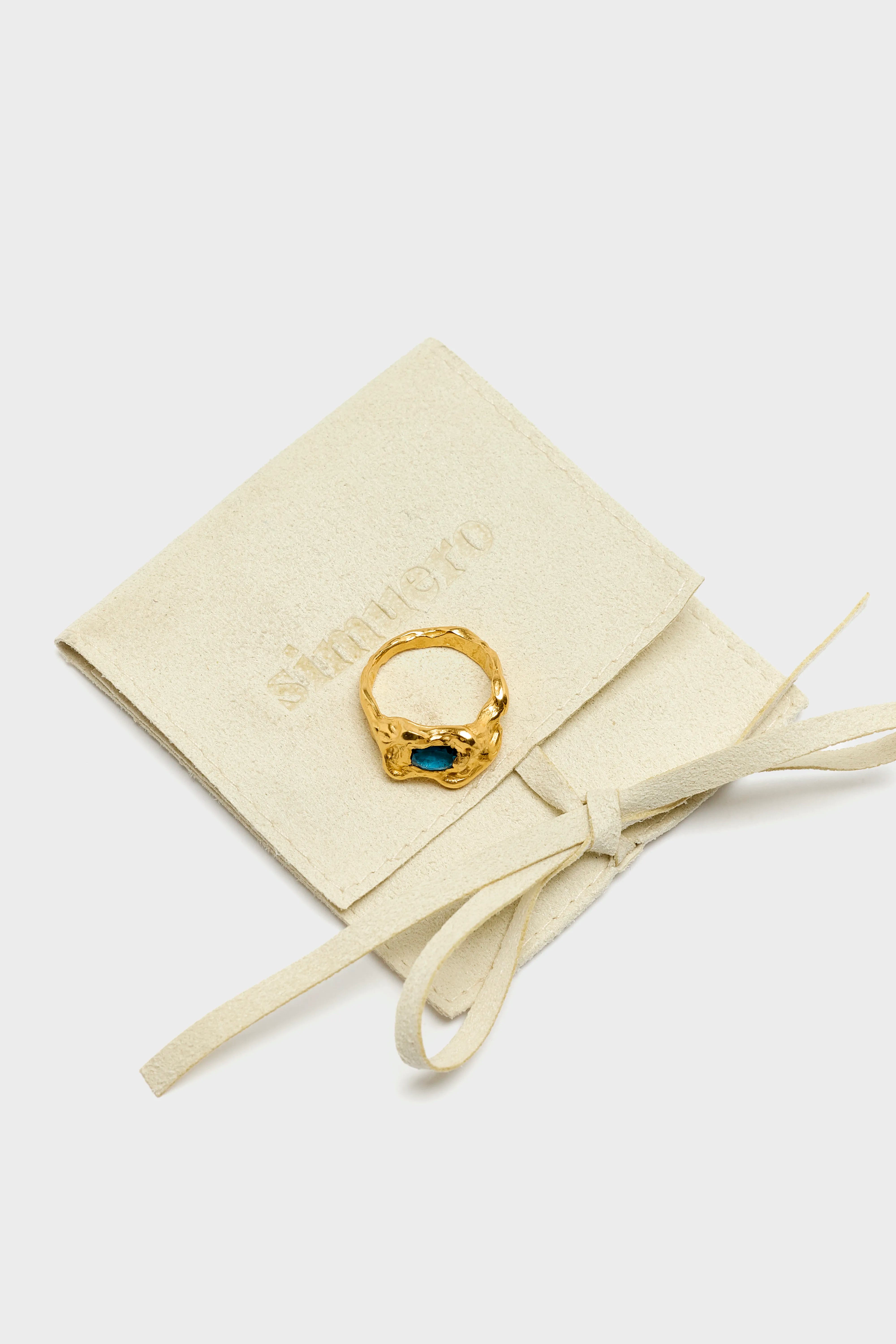Ola Blue Topaas Ring (262 / W / GOLD)