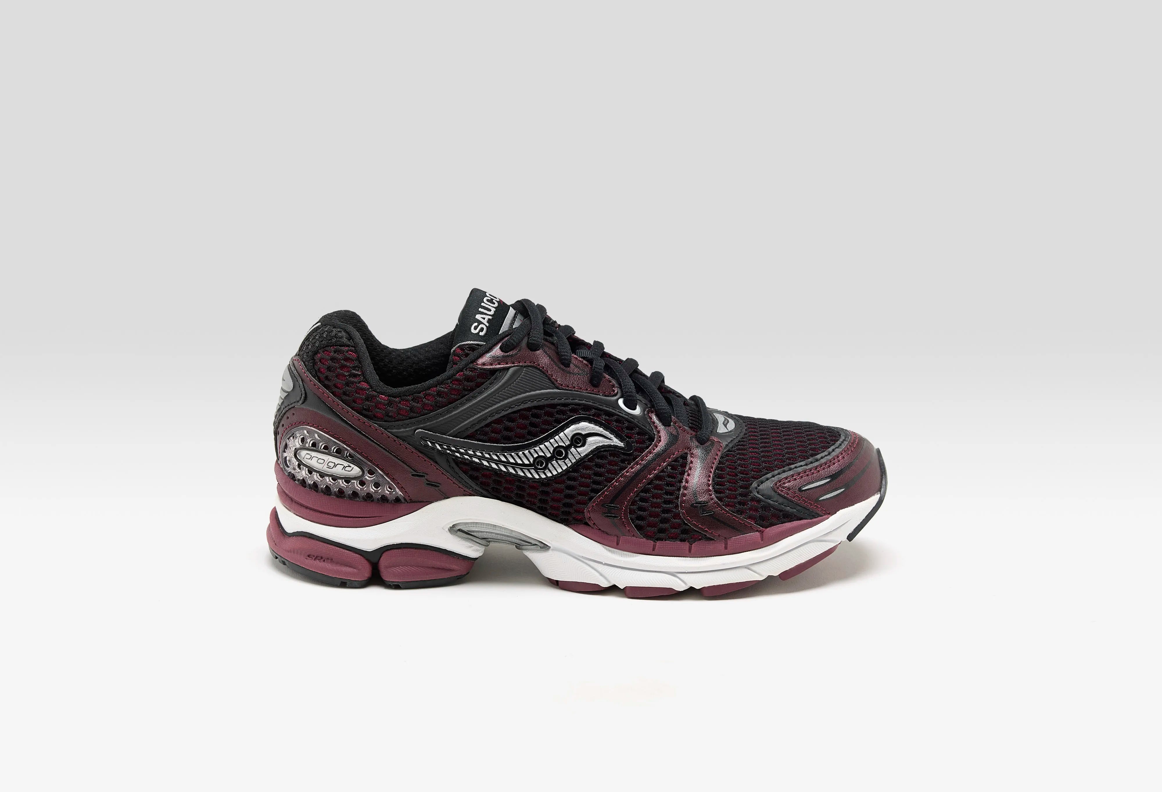 ProGrid Triumph 4 for Women  (252 / W / RED)