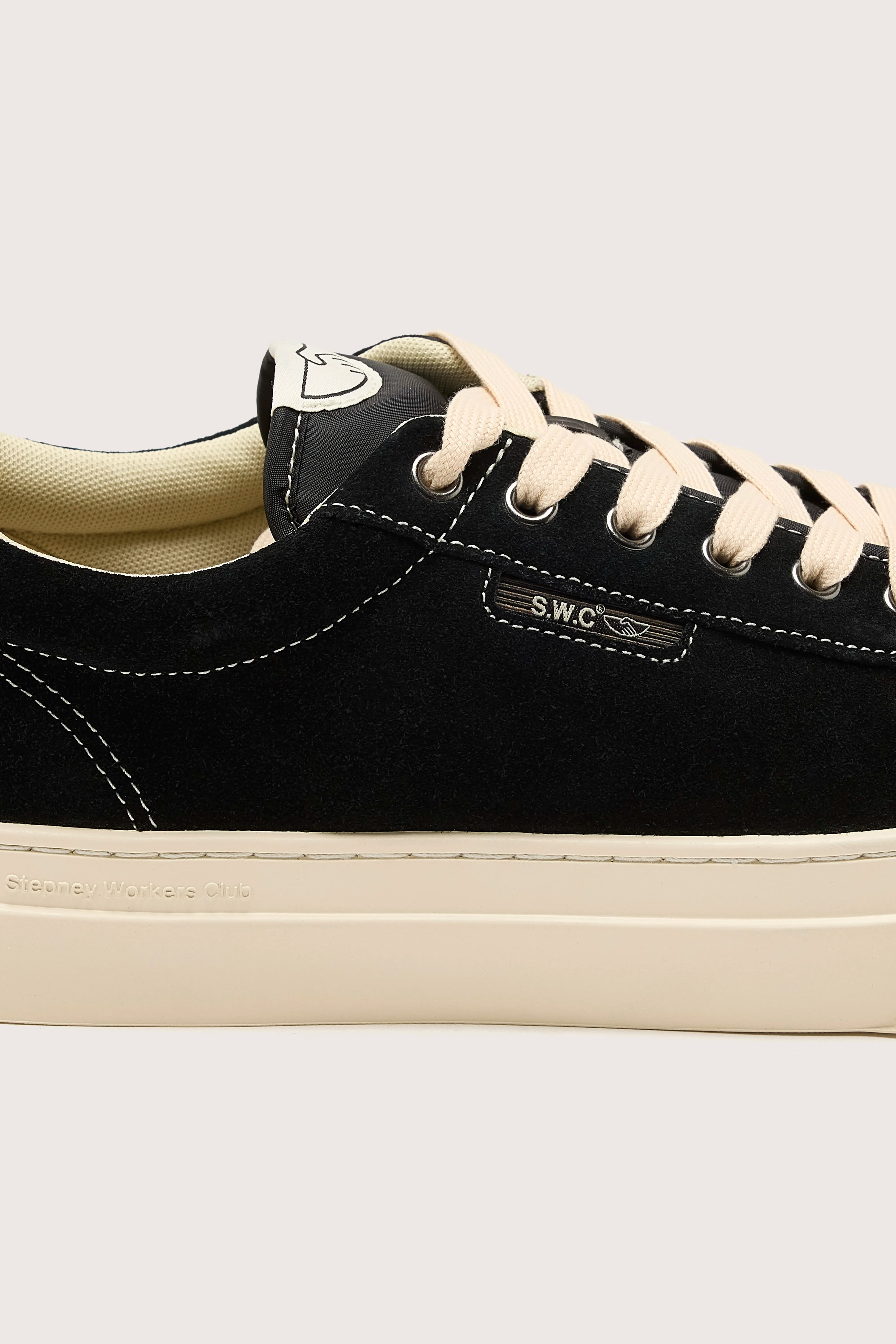 Dellow 02 Cup Suede For Men (242 / M / BLACK)