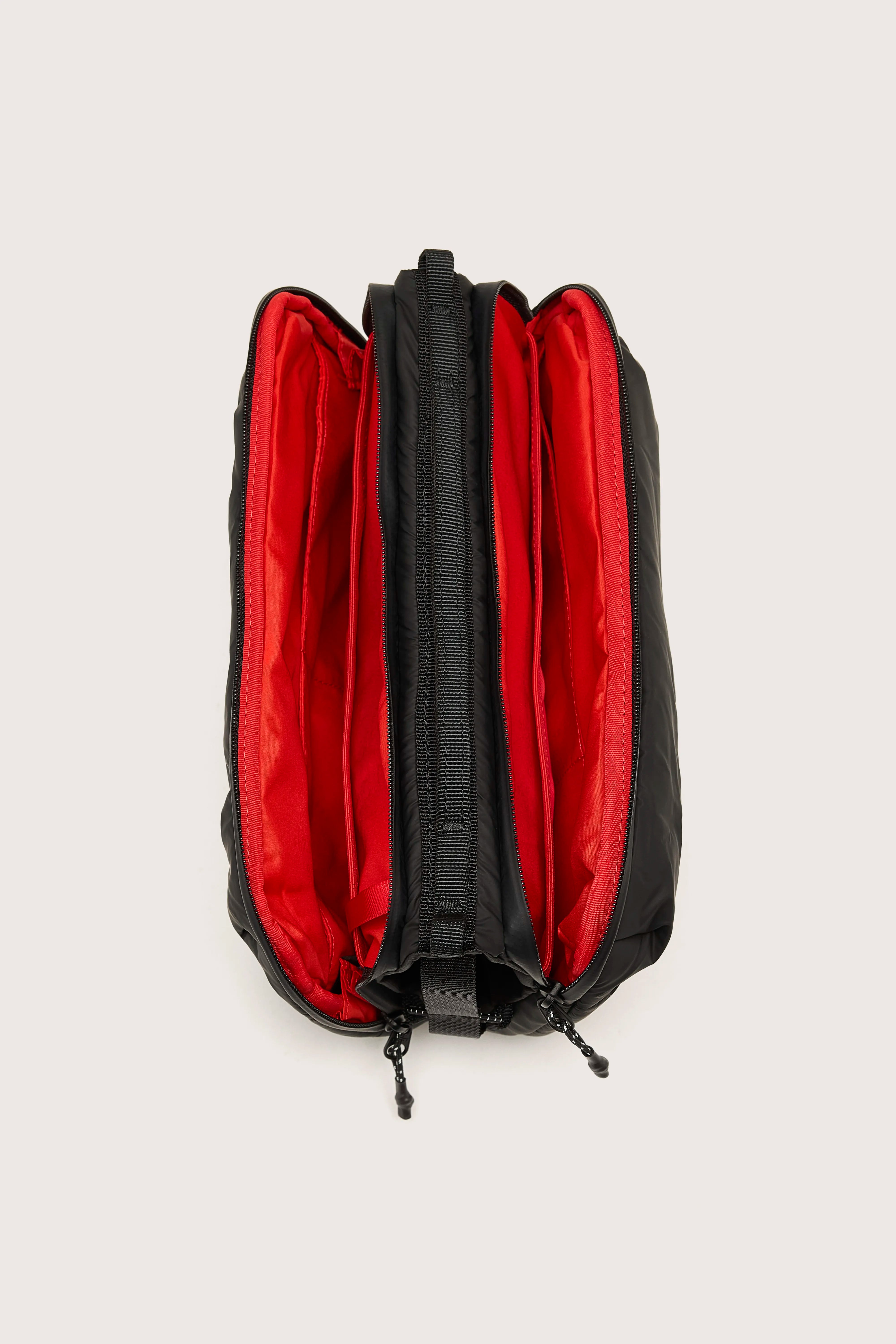 Sac Large Bottle (242 / W / BLACK)