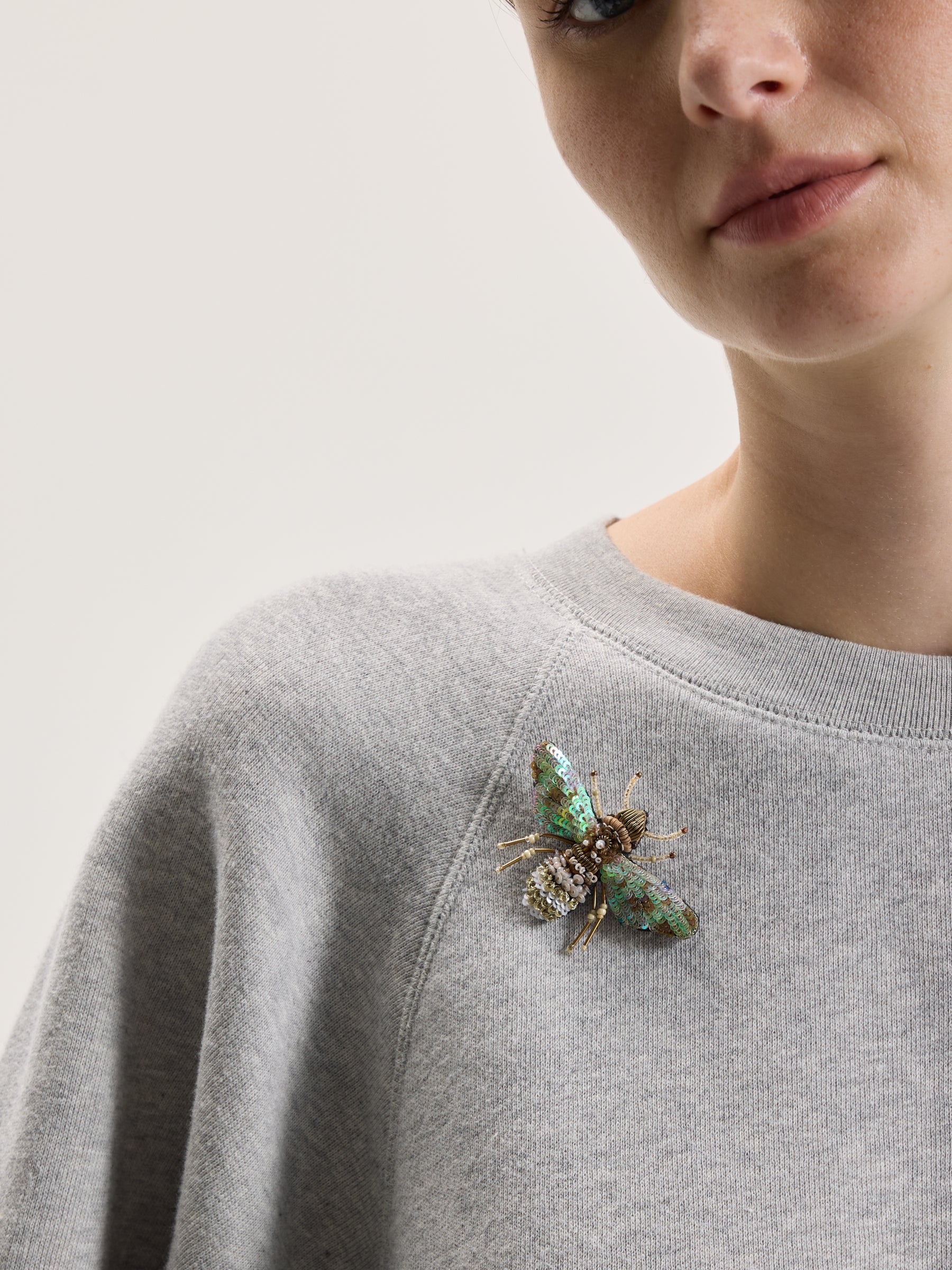 Broche Perle Bee (242 / W / GREEN)