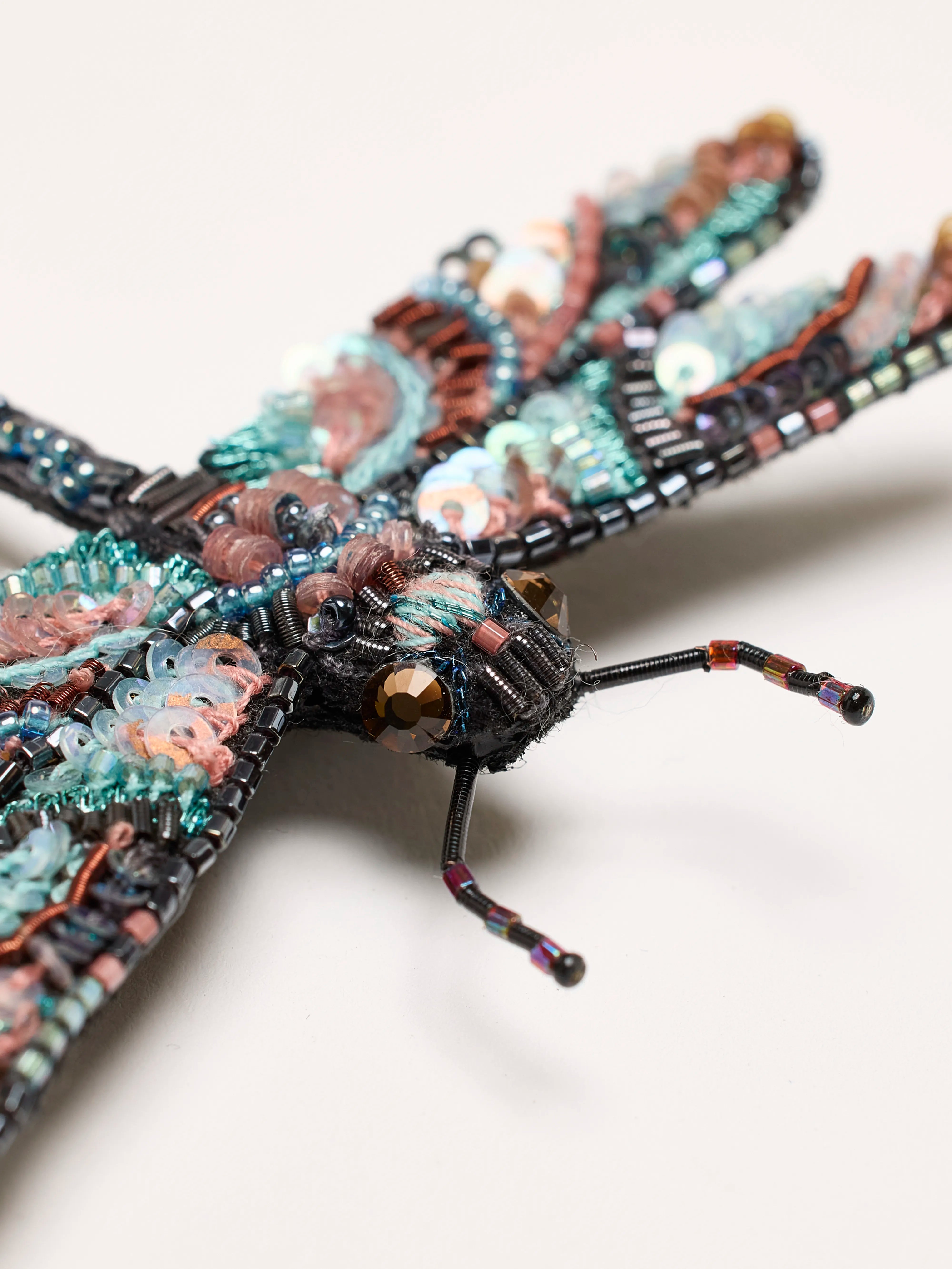 Jeweled Dragonfly Brooch (242 / W / MULTICOLOR)