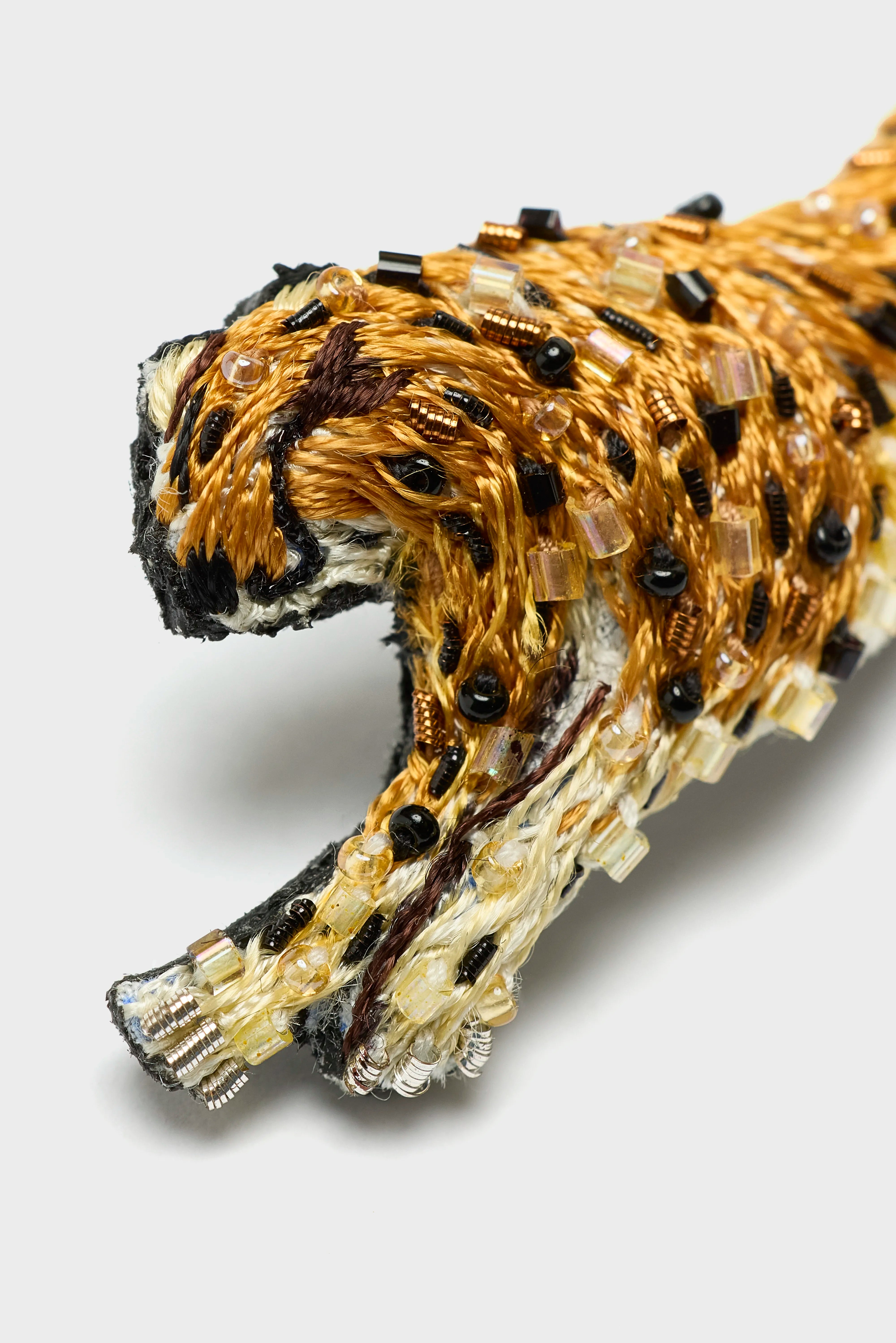 Sprinting Cheetah Brooch  (251 / W / ORANGE)