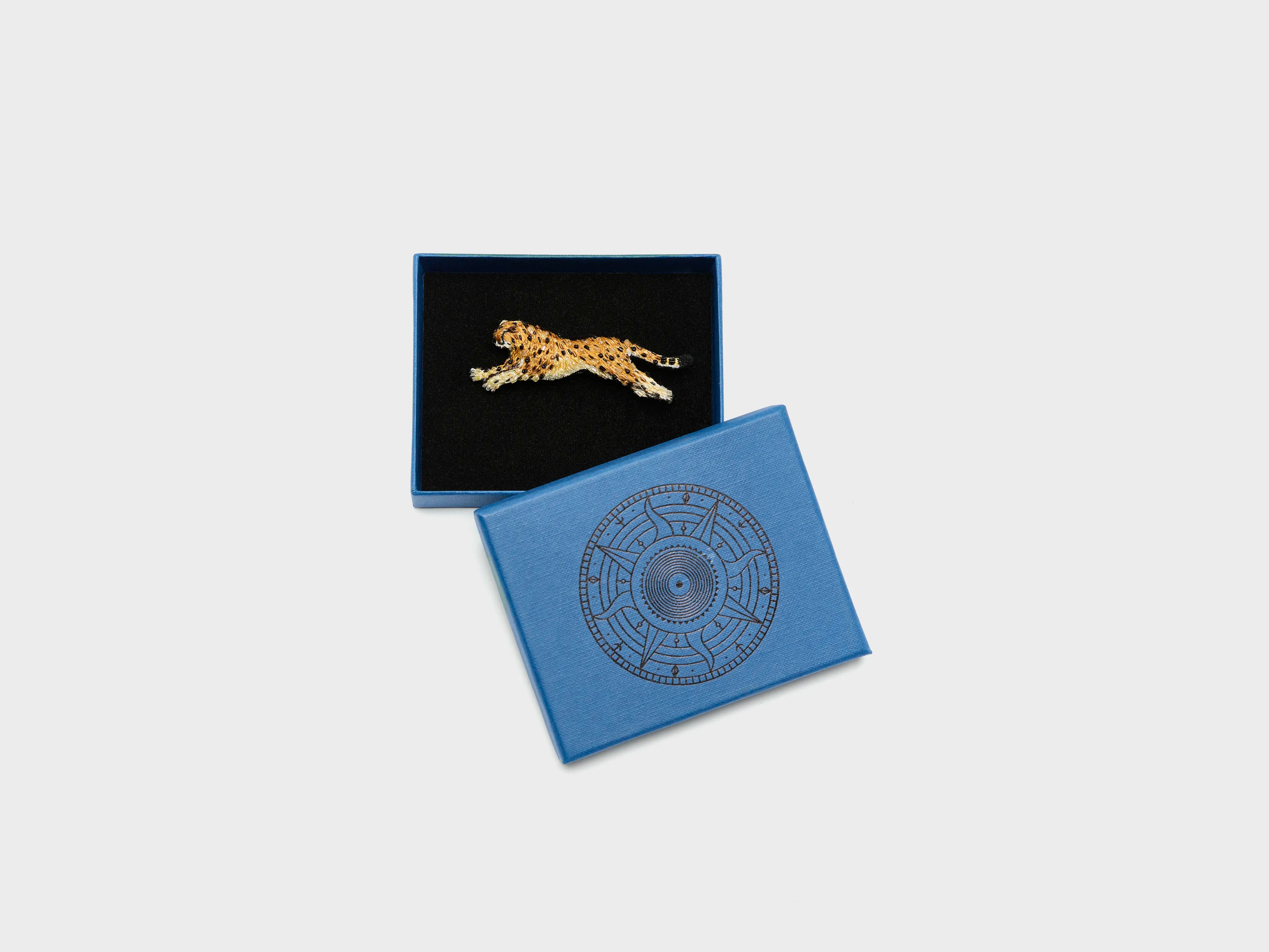 Sprinting Cheetah Brooch (251 / W / ORANGE)