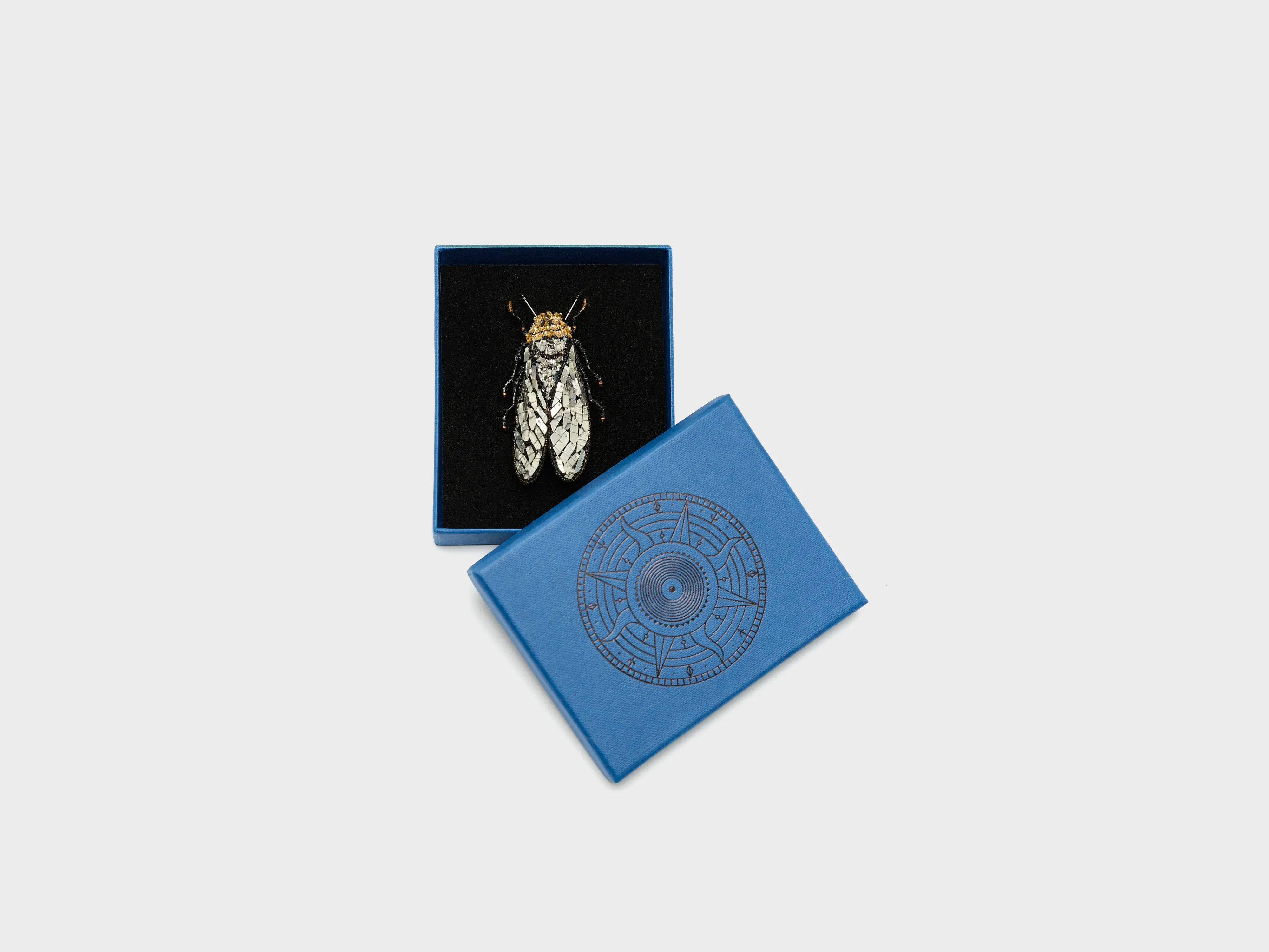 Walker's Cicada Brooch  (251 / W / GREY)