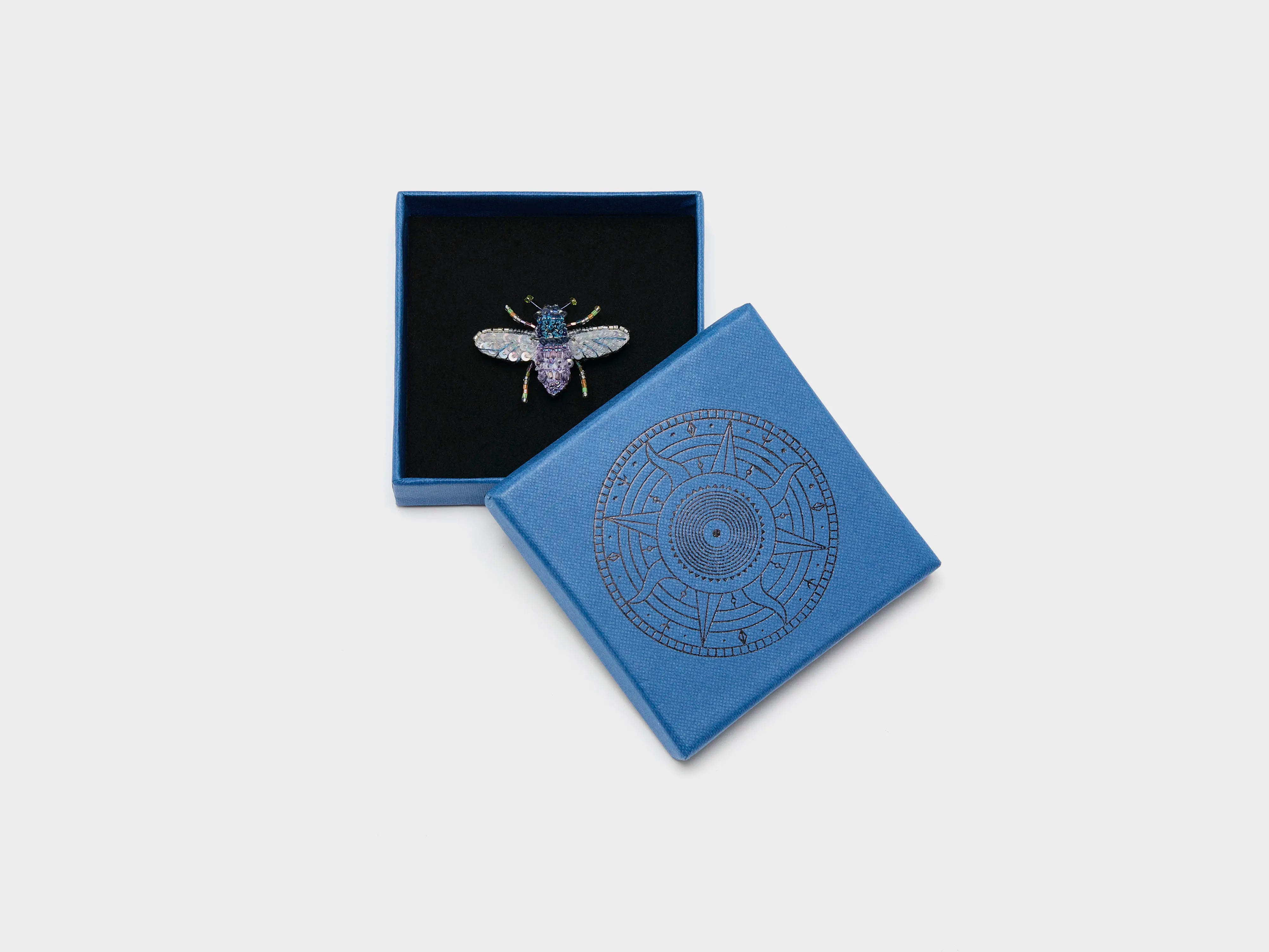 Violet Carpenter Bee Brooch Pin  (261 / W / BLUE)