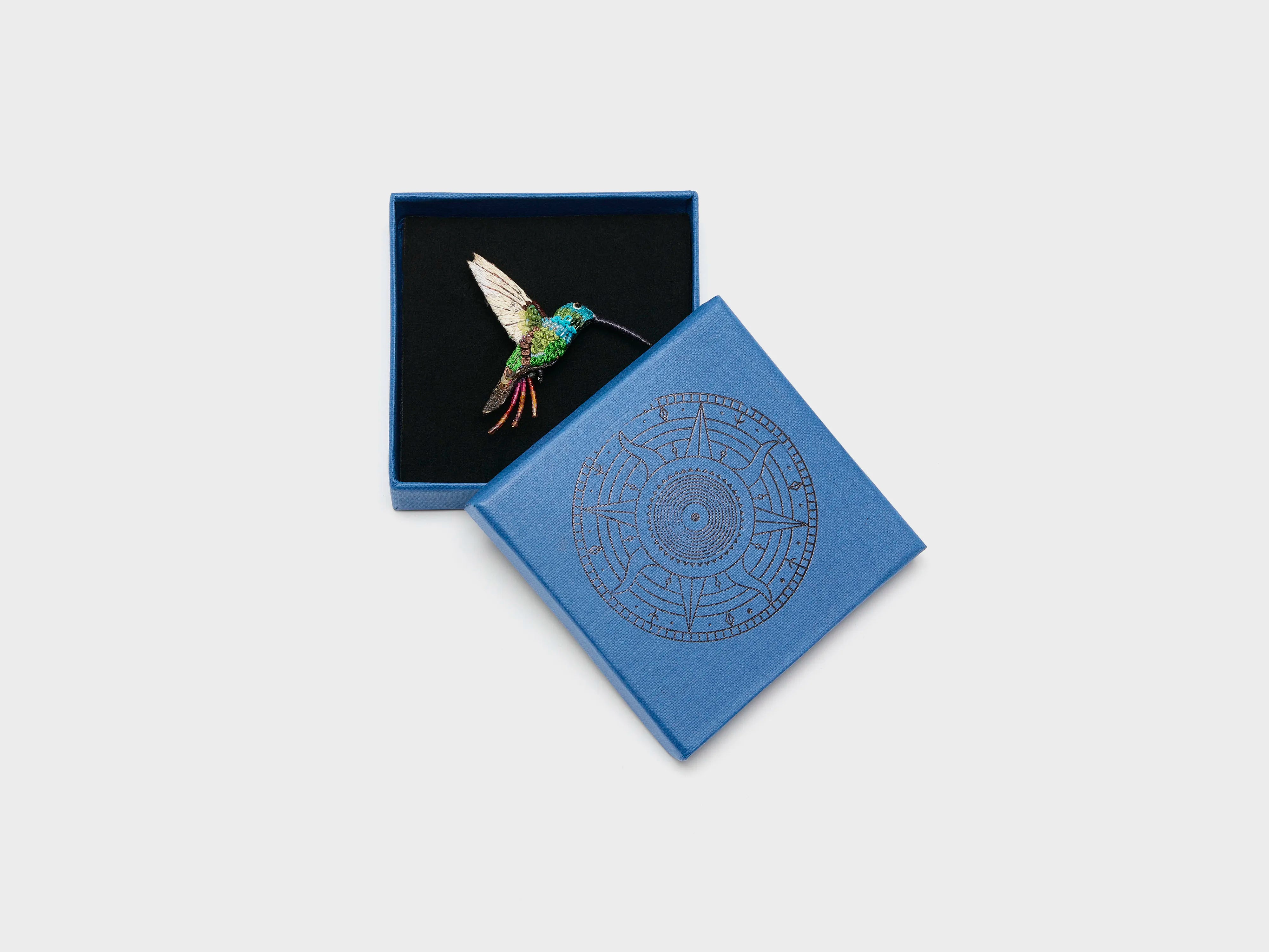 Emerald Chin Hummingbird Brooch Pin  (261 / W / MULTICOLOR)