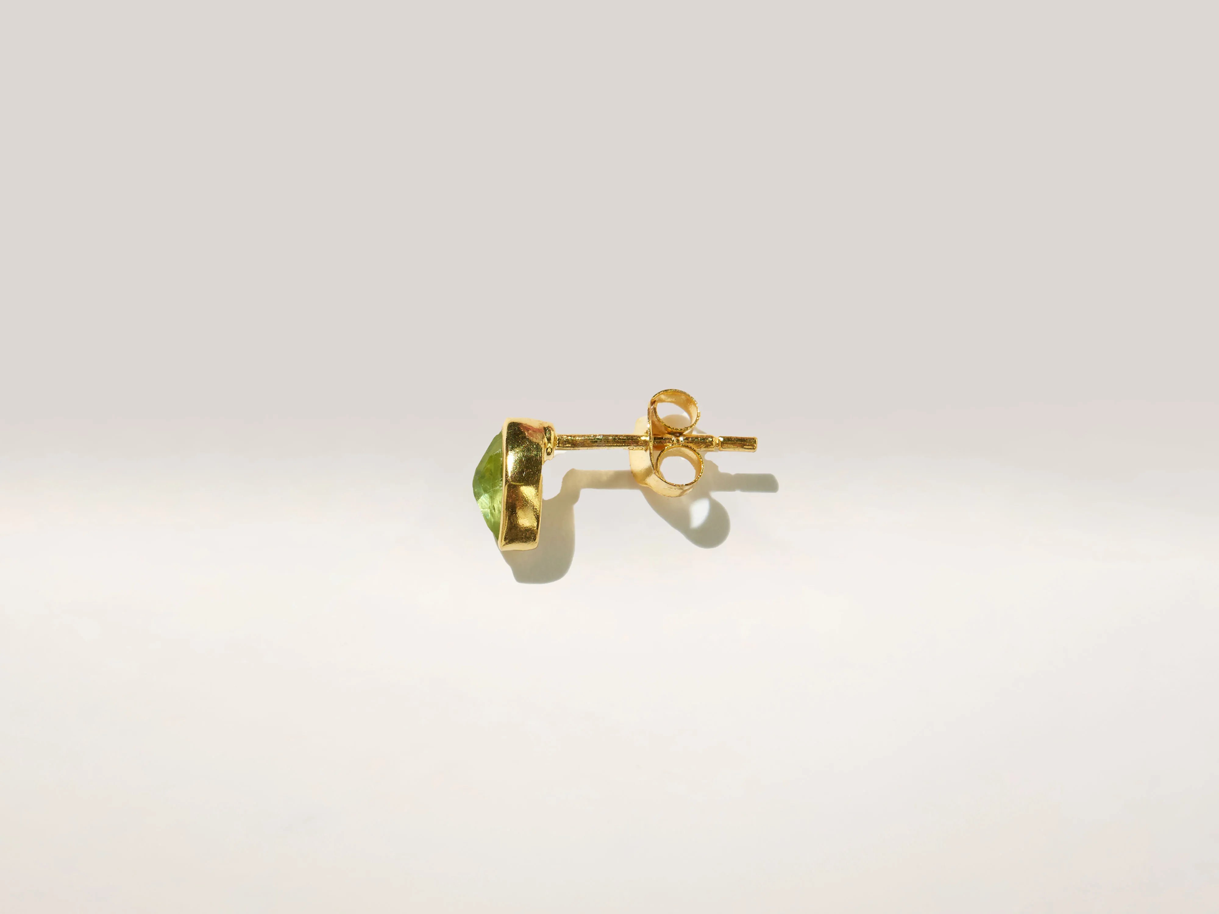 Pandore Stud Earring (242 / W / GREEN)