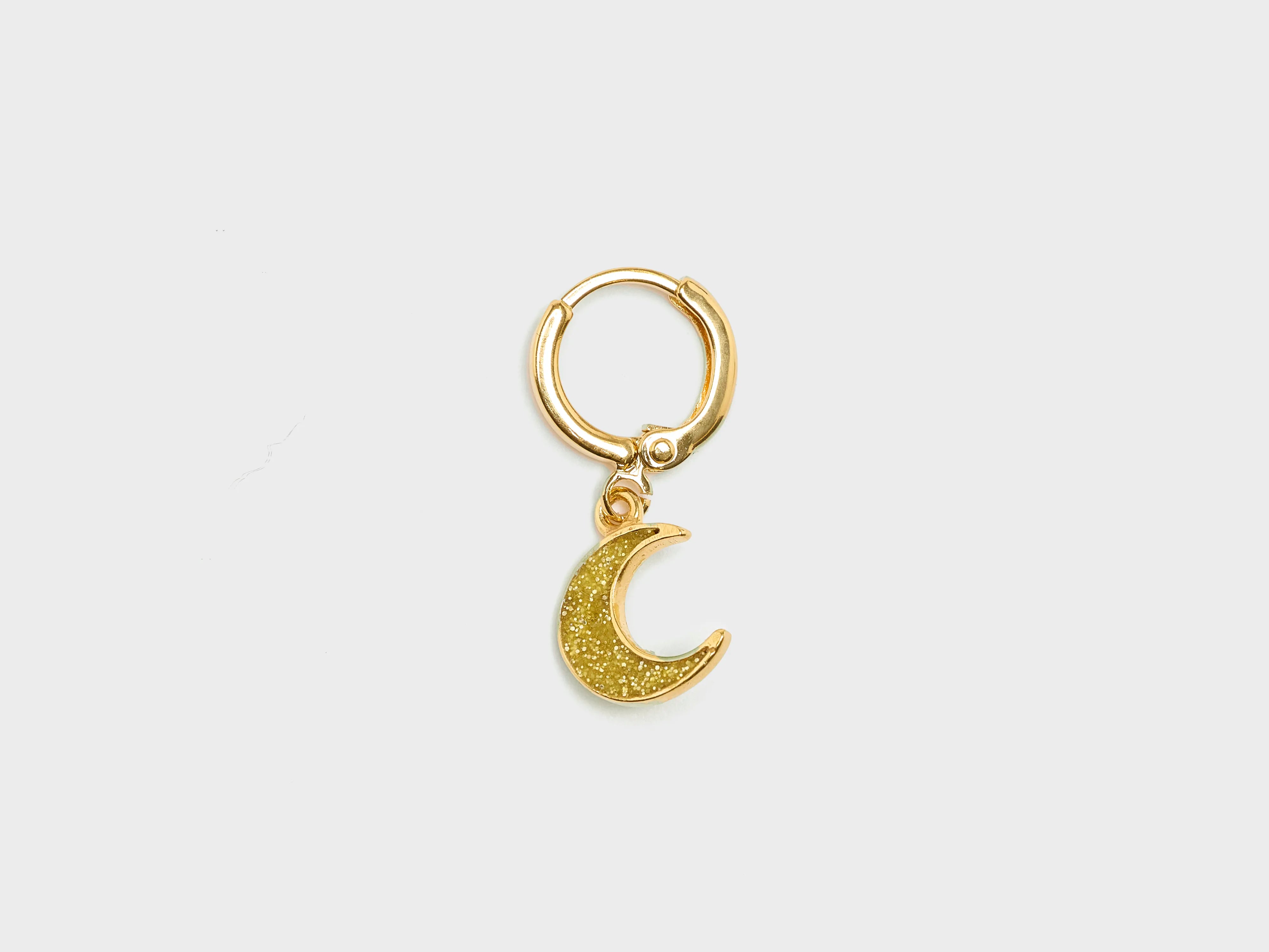 Luna Charm Earring (251 / W / GOLD)