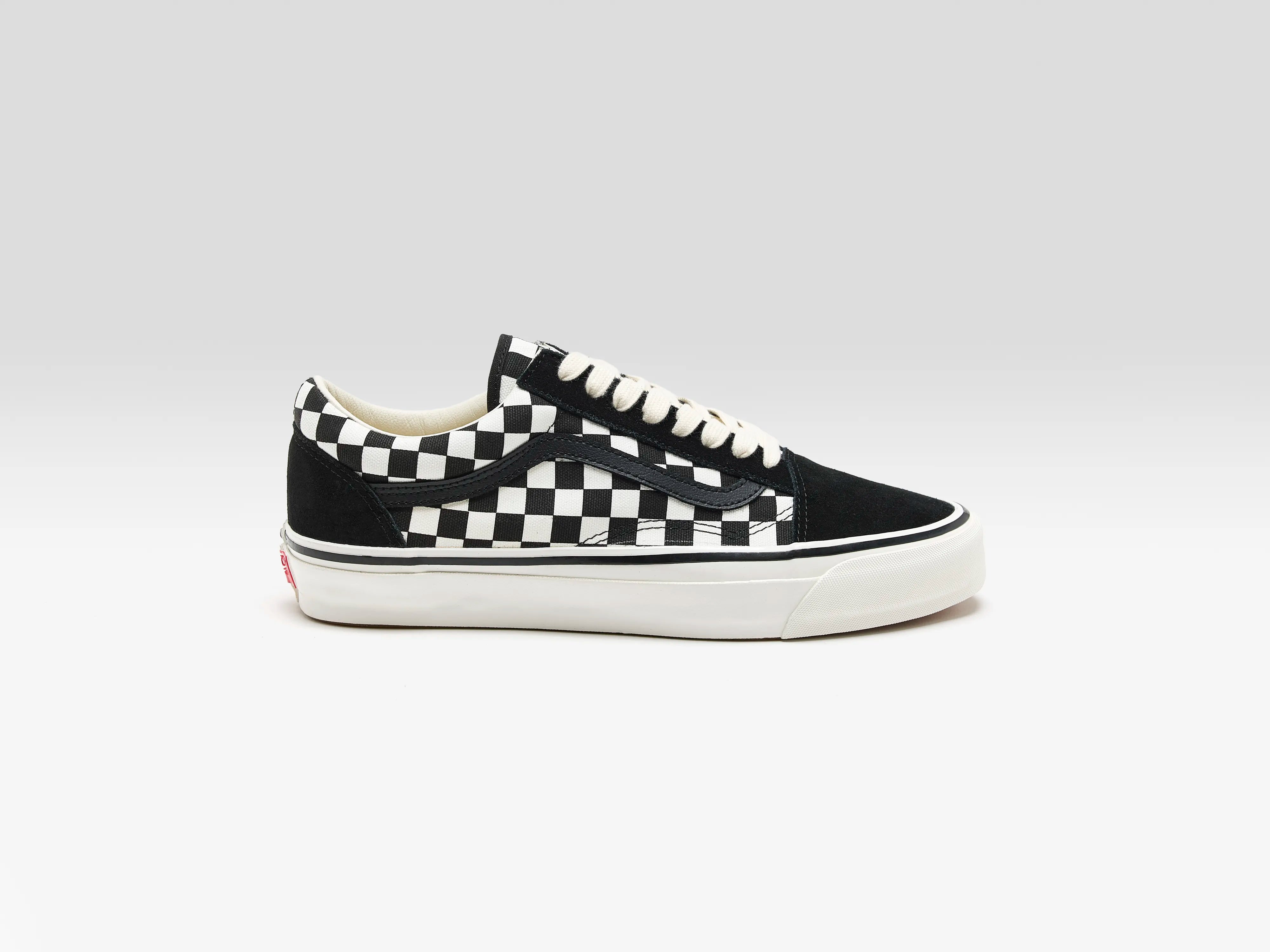 Premium Old Skool™ for Men  (251 / M / BLACK)