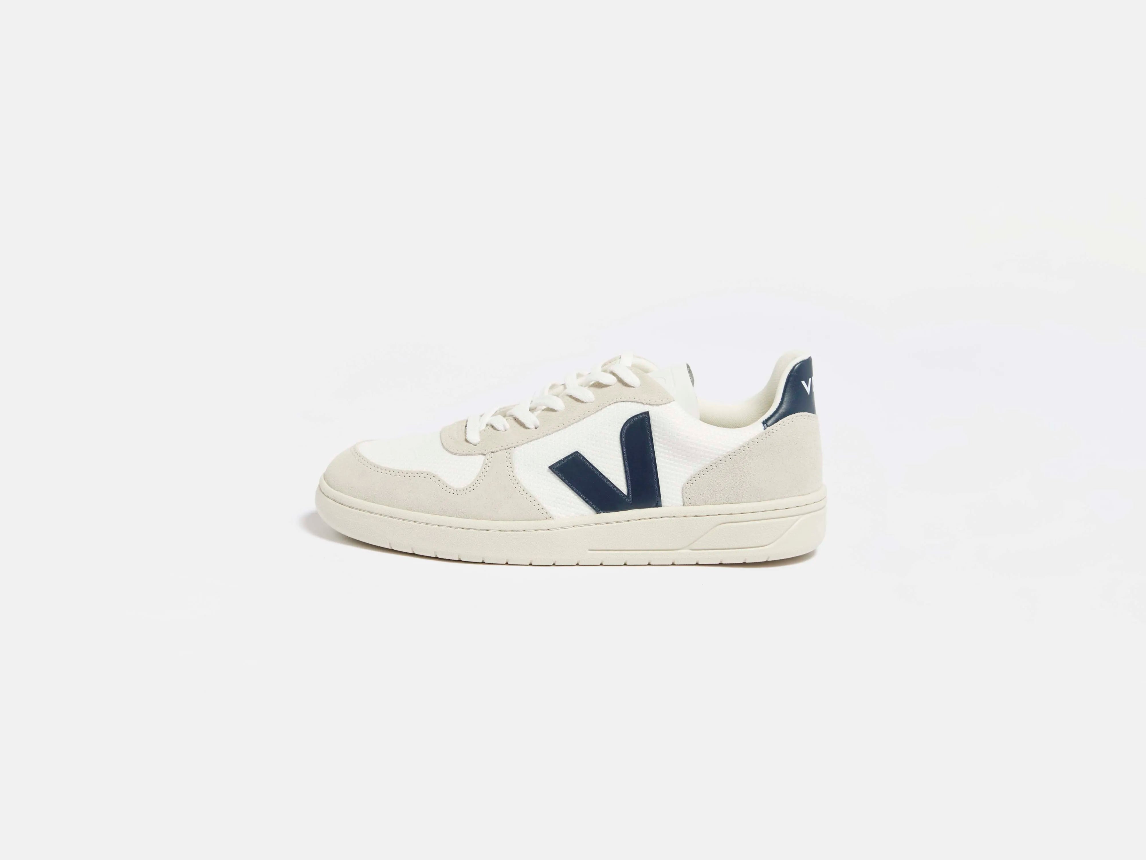 v-10 for men (241 / M / WHITE)