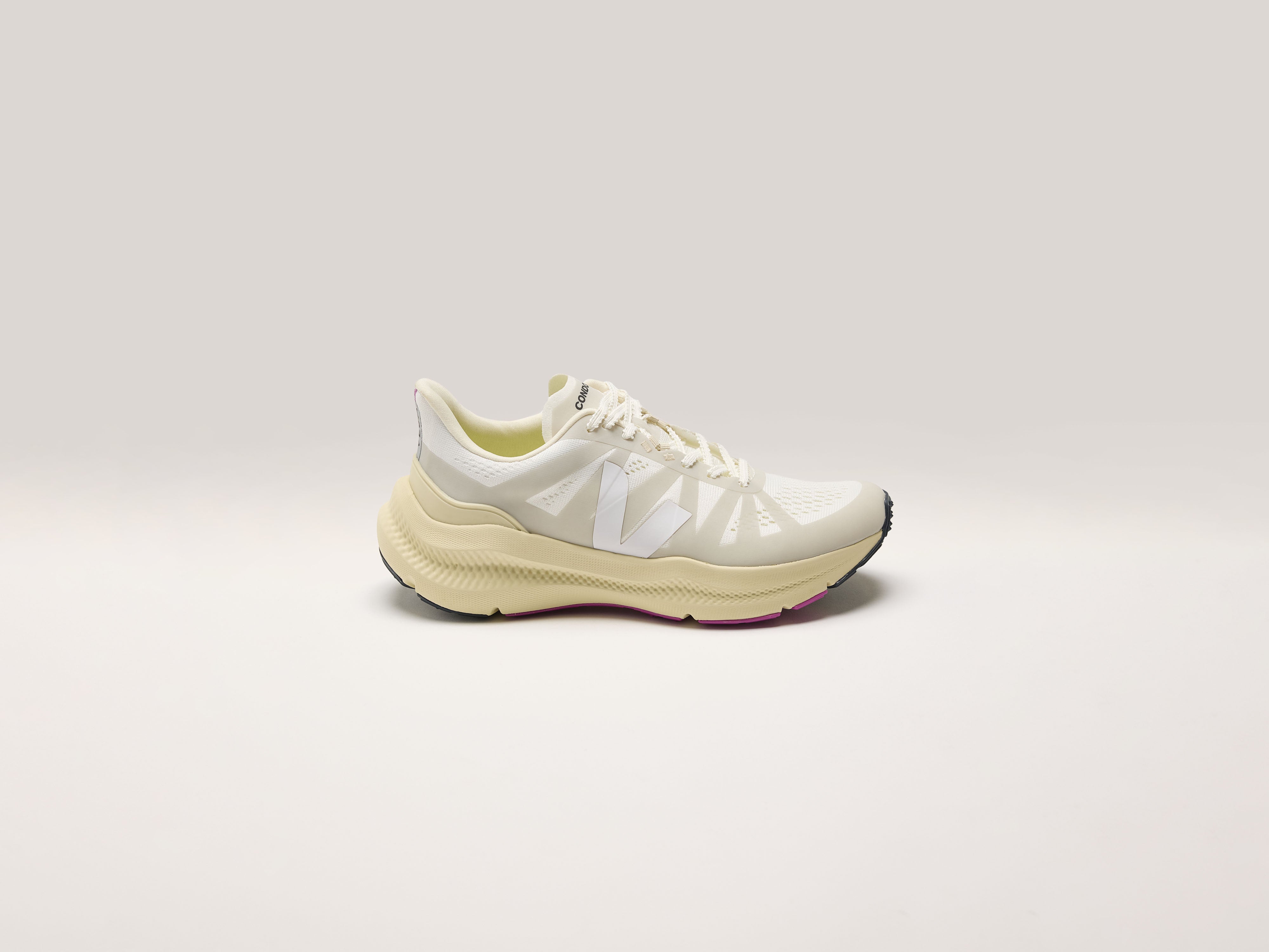 Condor 3 Engineered-Mesh for Women (242 / W / WHITE)