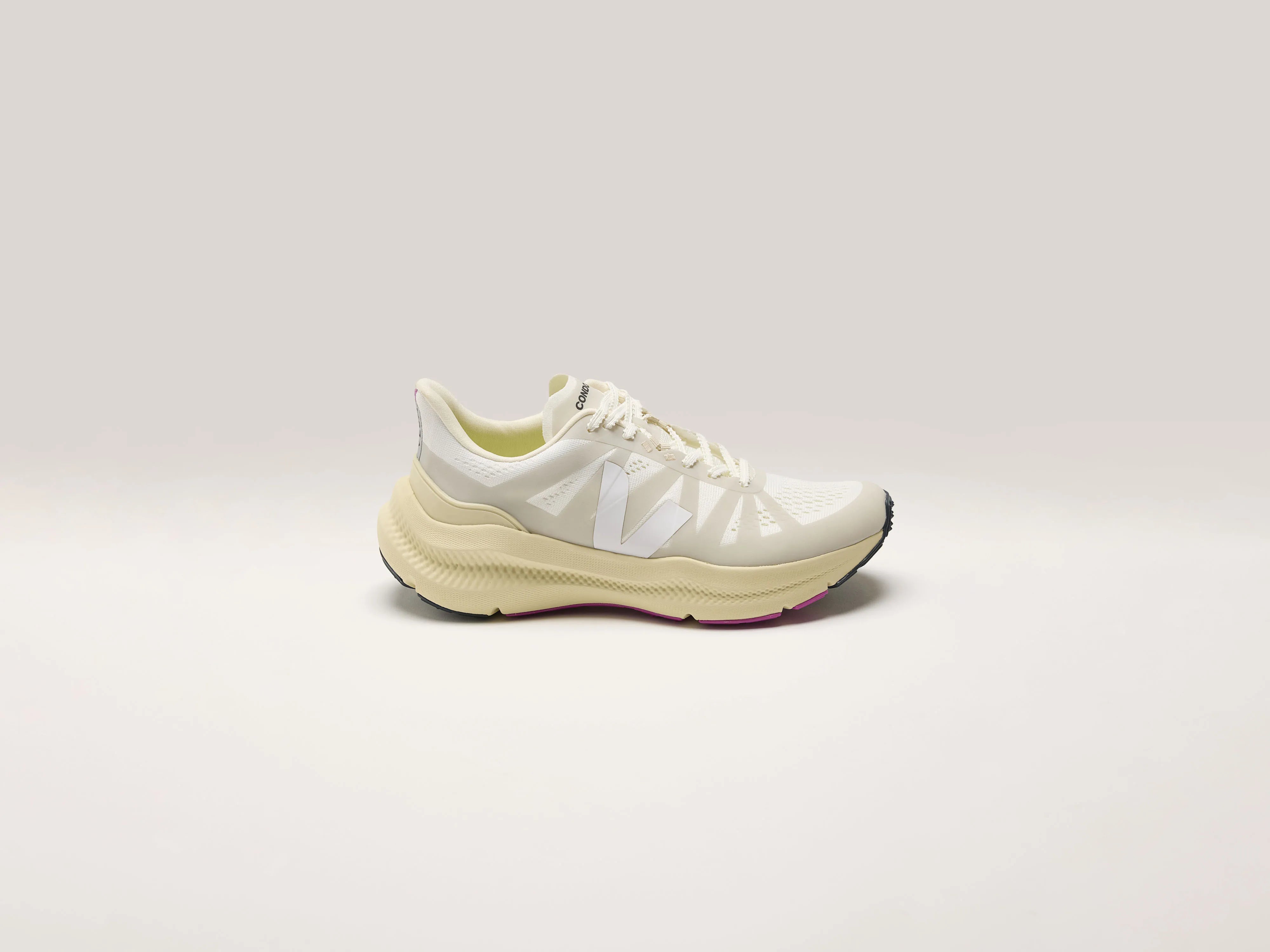 Condor 3 Engineered-Mesh for Women (242 / W / WHITE)